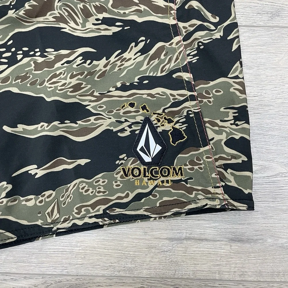 Volcom Mod Tech Hawaii Tiger Stripe Camo Board Shorts Men Sz 38 Surf Skate Beach
